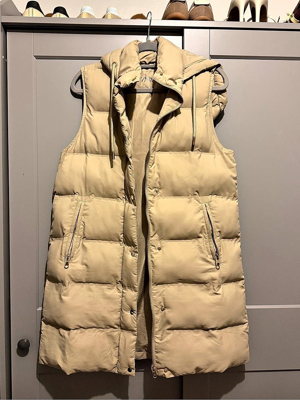 Zara Hooded Puffer Vest in Beige Small Like New